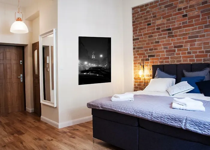 Slusarska Przy Starym 13 *